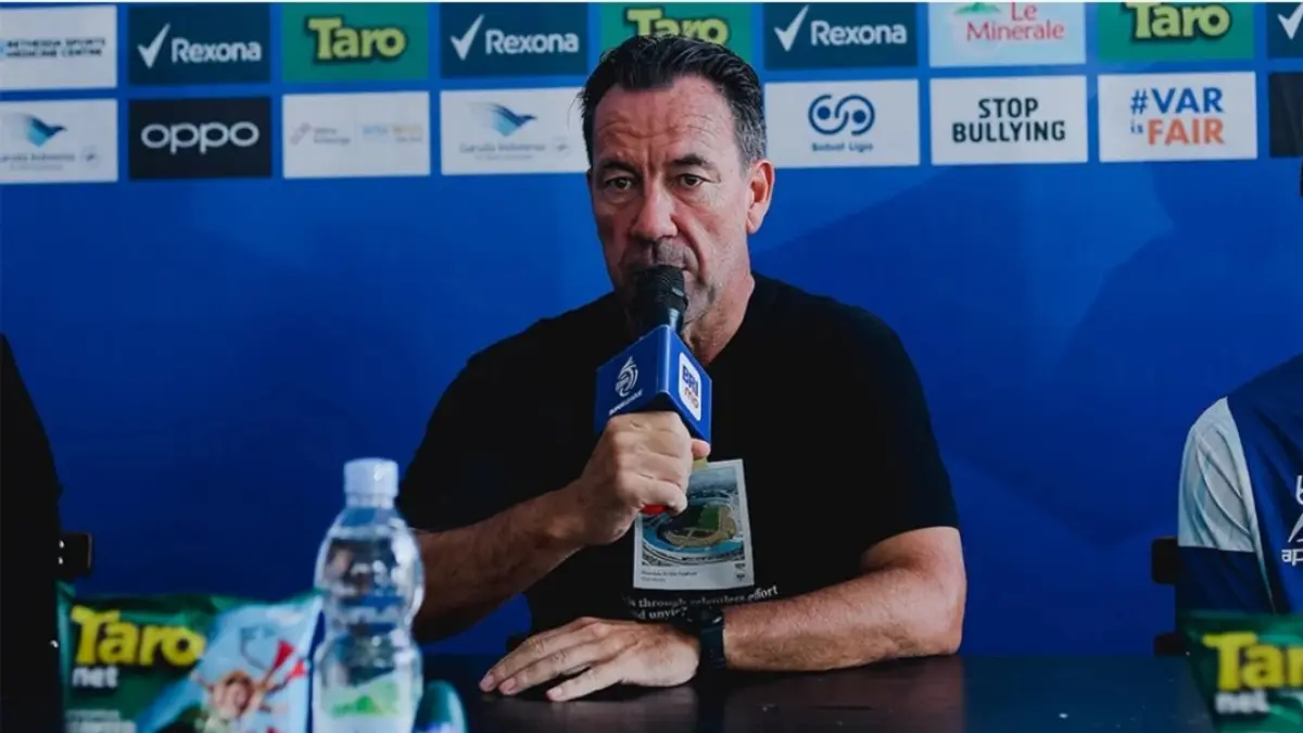 Pelatih PSIM Yogyakarta Jean Paul Van Gastel (Ileague)