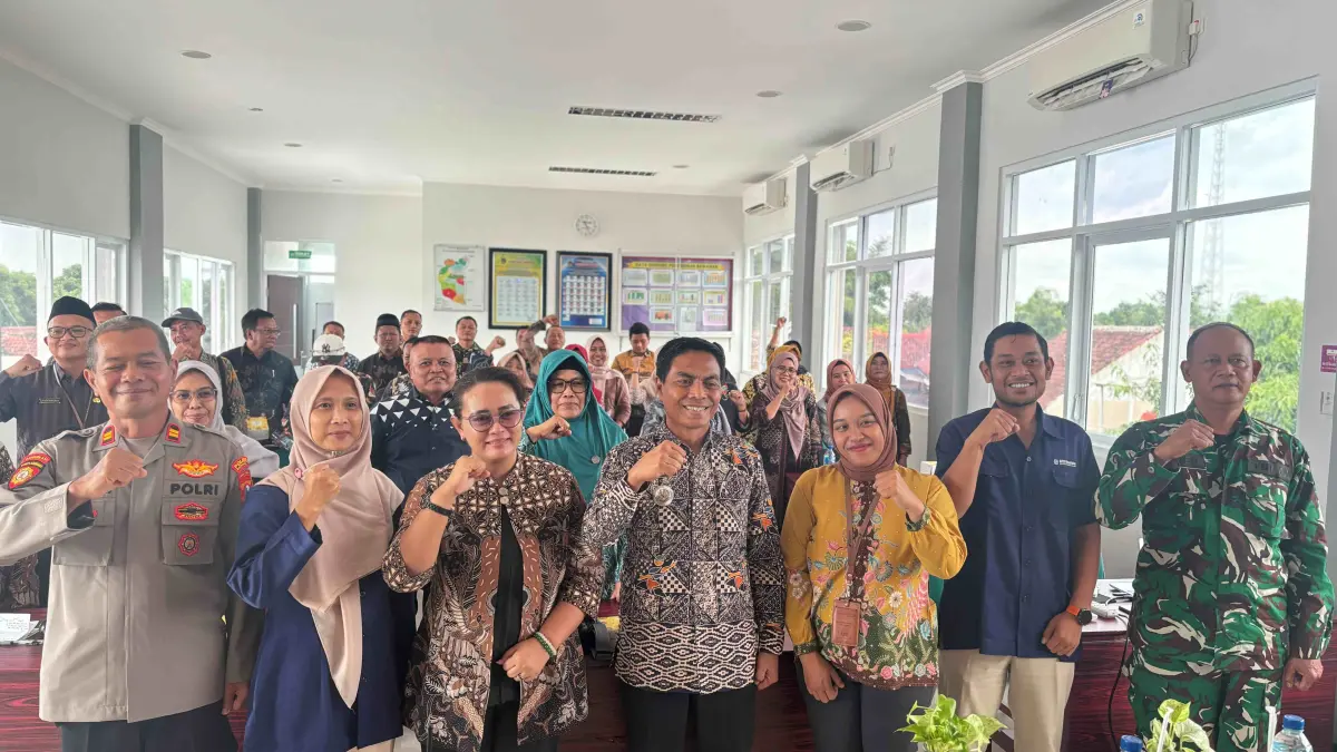 Perwakilan lintas sektor dan berbagai elemen mengikuti Lokakarya Tri Bulanan Lintas Sektor dan Focus Group Discussion (FGD) yang digelar UPT Puskesmas Sawahan, Kamis (30/4).