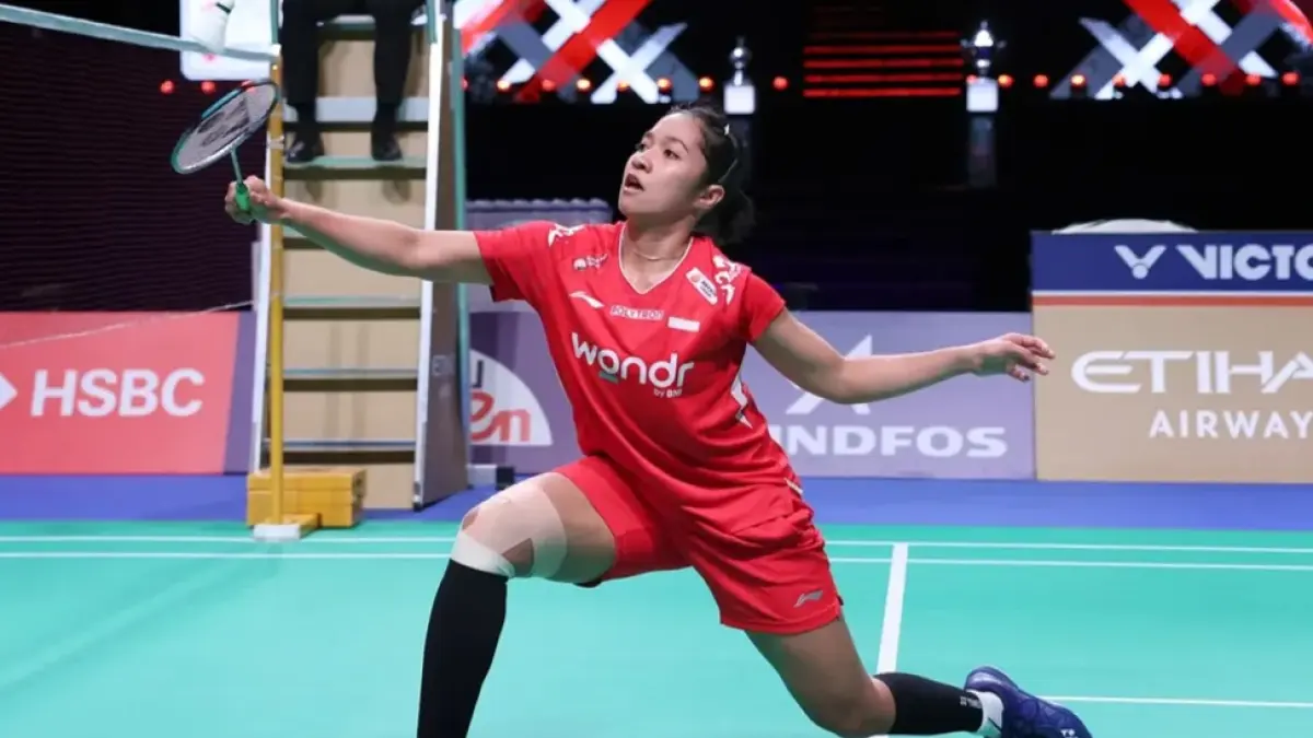 Aksi Ester Wardoyo tadi malam.