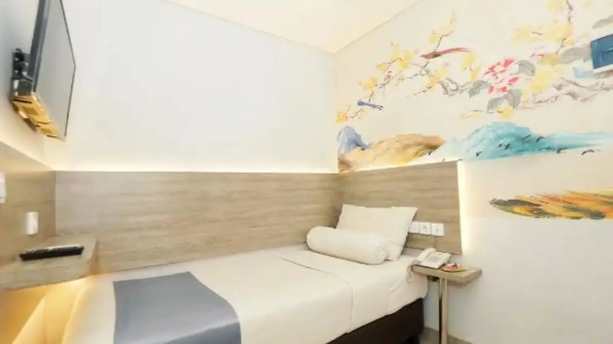 Hotel di dekat Stasiun Solo Balapan.
