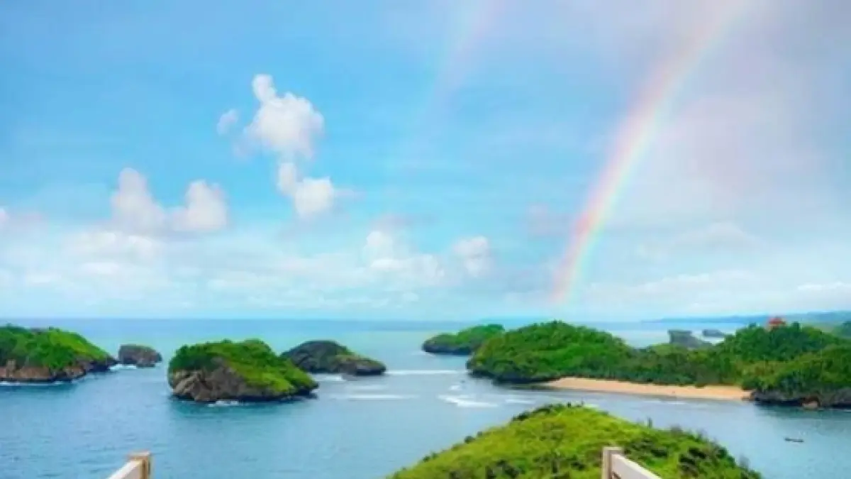 Pantai Kasap yang dijuluki Little Raja Ampat. 