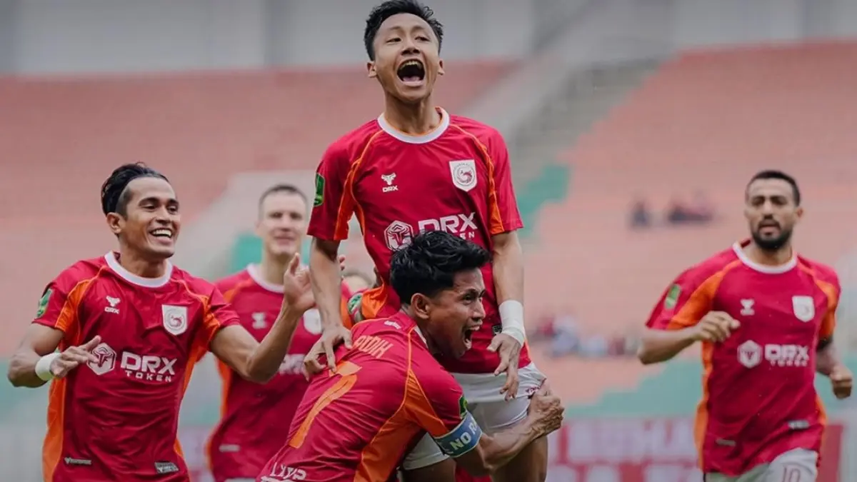PROMOSI: Para pemain Garudayaksa FC merayakan kemenangan atas Persikad Depok sekaligus memastikan tiket promosi ke Super League musim depan. (IG @garudayaksafc.official)