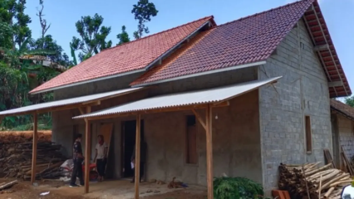 Kondisi rumah warga Pacitan usai rehabilitasi RTLH. Tahun ini, 2.500 unit ditargetkan diperbaiki melalui program BSPS. NUR CAHYONO/RADAR PACITAN