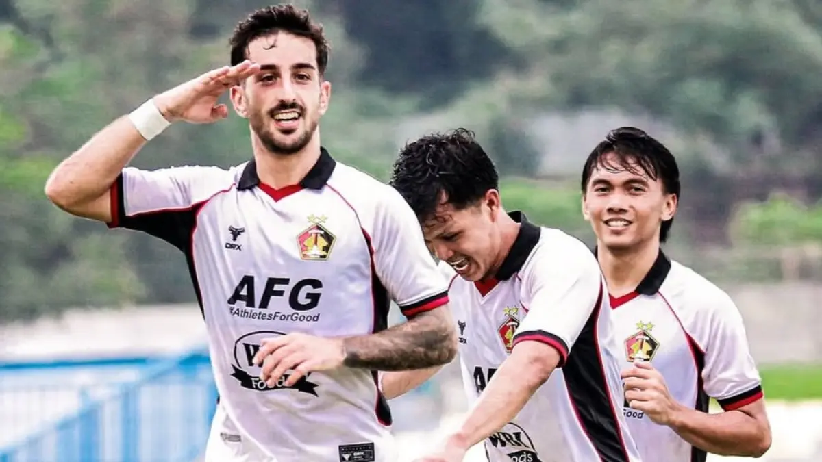 MENANG: Pemain Persik Kediri merayakan kemenangannya atas Arema FC dalam laga derby jatim. (IG @persikfcofficial)