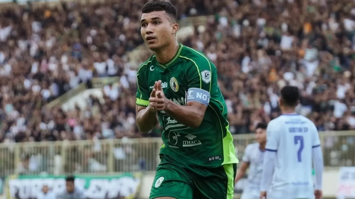 UNGGUL: Penyerang PSS Sleman Gustavo Tocantins sukses membawa timnya unggul sementara 1-0 di babak pertama atas PSIS Semarang. (IG @pssleman)