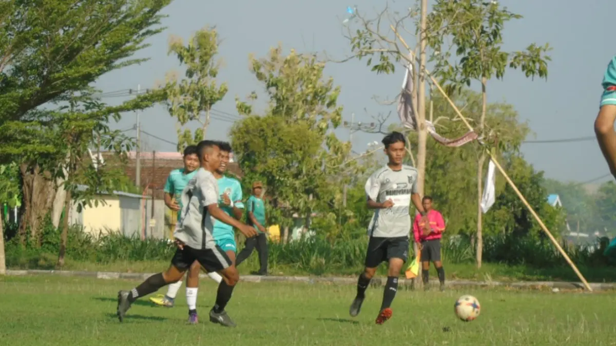 Ilustrasi aktivitas sepak bola daerah. Kepemimpinan Askab PSSI Kabupaten Madiun masih kosong menunggu penunjukan Plt. DOK RADAR MADIUN