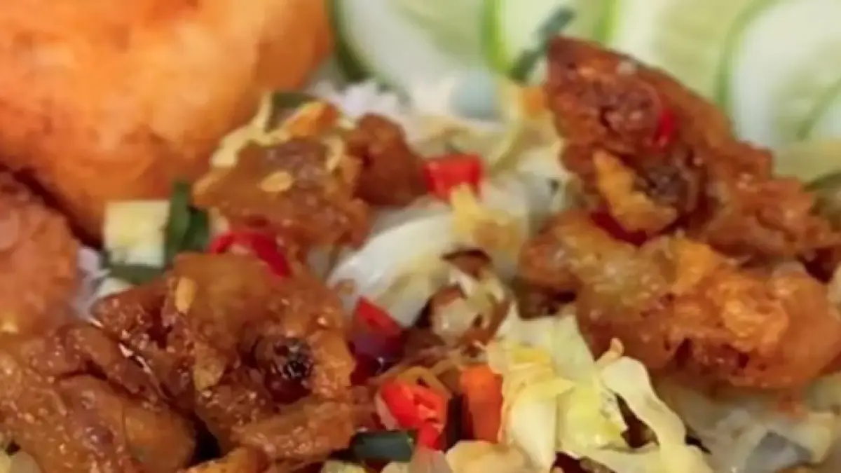 Nasi Kulit Gurih Pedas