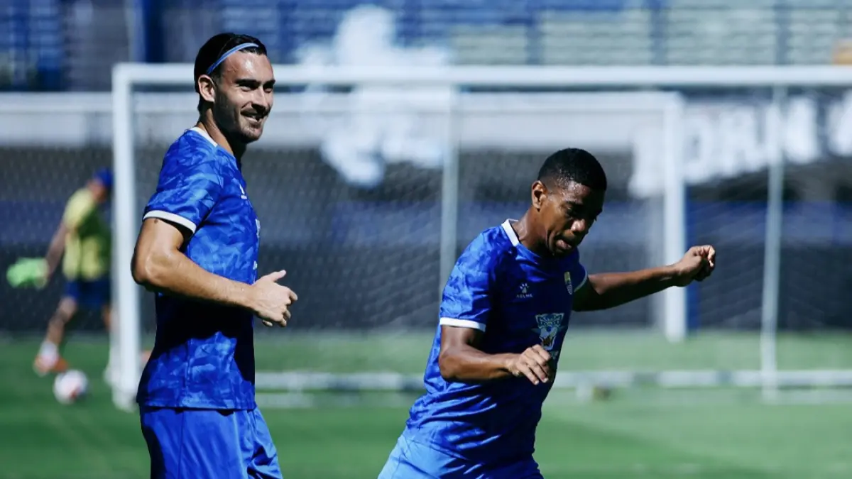 Skuad Persib latihan jelang lawan PSIM. (Instagram Persib)