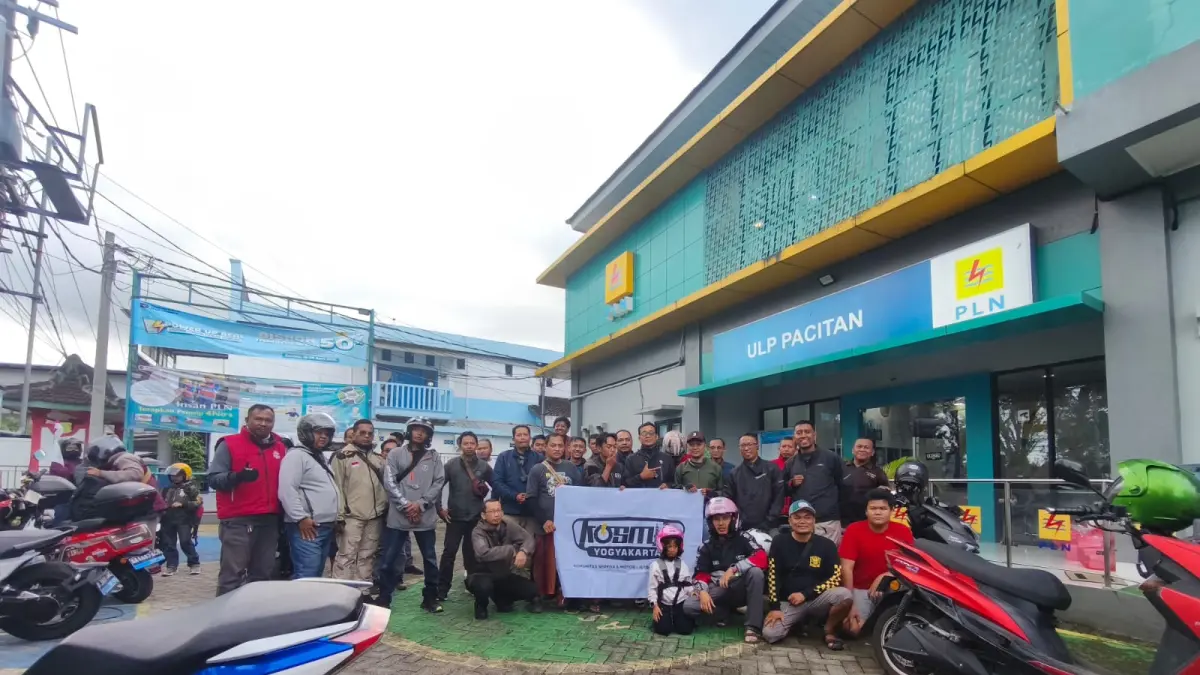 SPKLU PLN Pacitan dukung touring motor listrik Yogyakarta ke Maron Paradise.