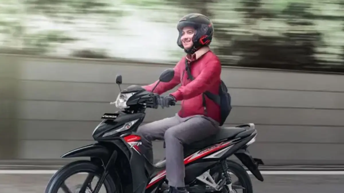 Honda Revo layak dipertimbangkan sebagai kendaraan harian di segmen motor bebek. (HONDA)
