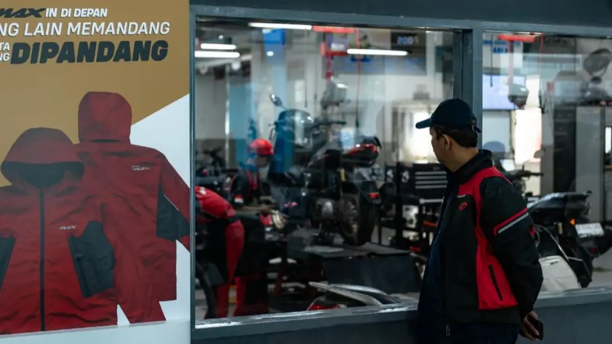 Ilustrasi servis motor Yamaha di bengkel resmi. (YIMM)