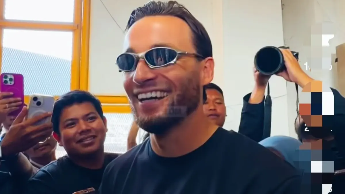 HERAN: Kapten Persib Marc Klok menyampaikan komentarnya terkait laga El Clasico Indonesia digelar di Stadion Segiri, Samarinda. (IG @bandungfootball)