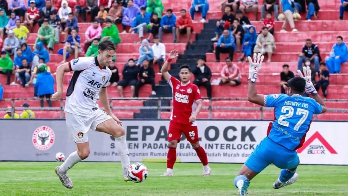 MENANG TELAK: Persik Kediri berhasil menang telak saat bertandang ke markas Semen Padang dengan skor 3-0. (IG @persikfcofficial)