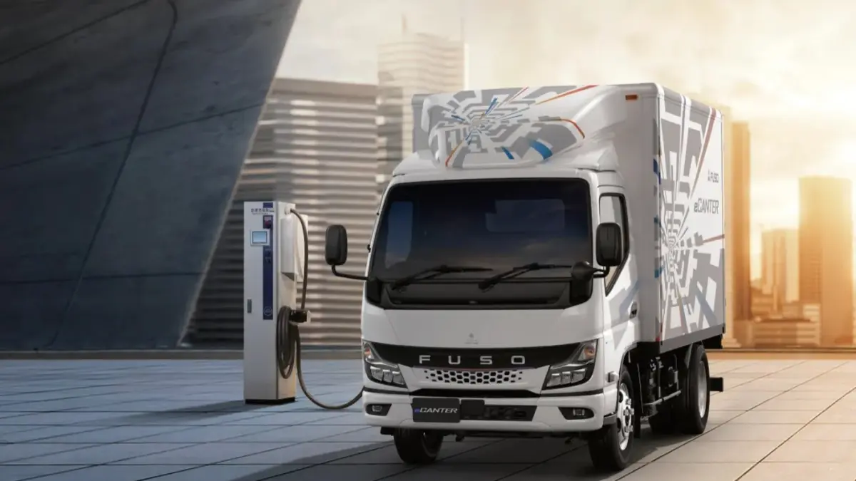 Mitsubishi Fuso eCanter jadi salah satu truk listrik yang diminati berbagai perusahaan. (MITSUBISHI)