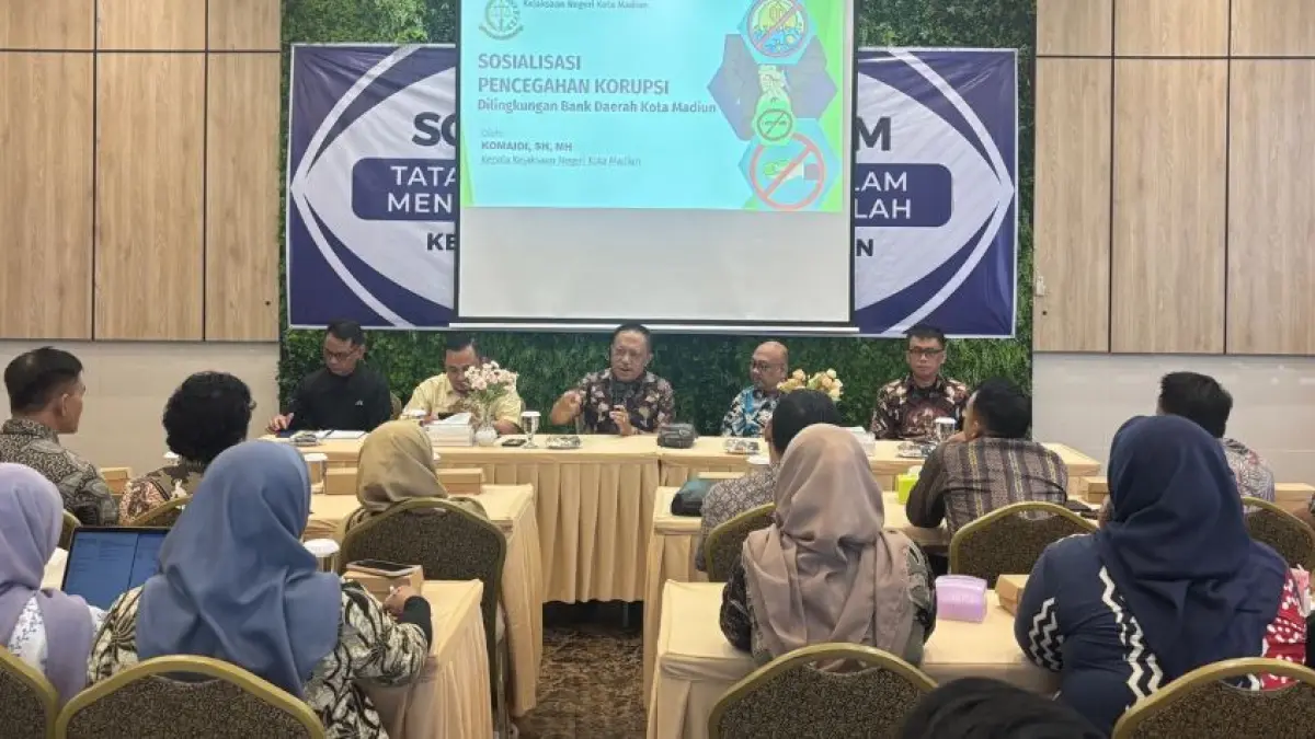 Perumda BPR Bank Daerah Kota Madiun berkolaborasi dengan Kejaksaan Negeri (Kejari) Kota Madiun dalam sosialisasi sekaligus penguatan sistem kerja yang bersih dan sesuai aturan hukum.