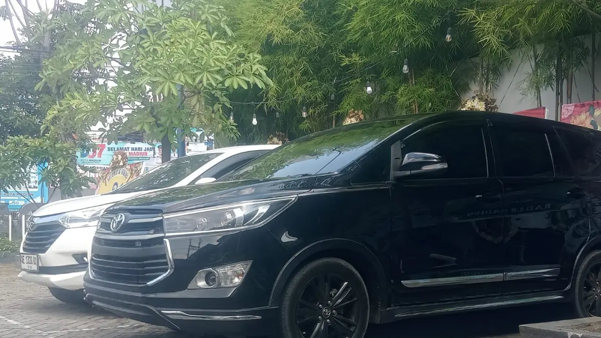 BBM diesel yang makin mahal membuat Innova Reborn bensin kembali diminati. 