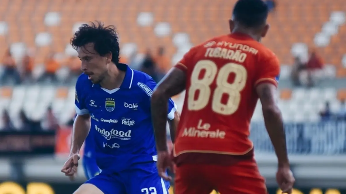 COMEBACK: Gelandang Persib Thom Haye tampil bagus saat timnya berhasil unggul balik 1-2 lawan Persija di Babak Pertama. (IG @persib)
