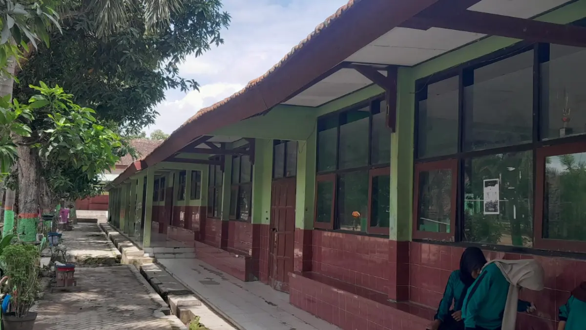 Kondisi SDN 1 Bringin di Ngawi mengalami kerusakan berat di tengah menurunnya anggaran rehabilitasi sekolah tahun 2026. DOK RADAR NGAWI