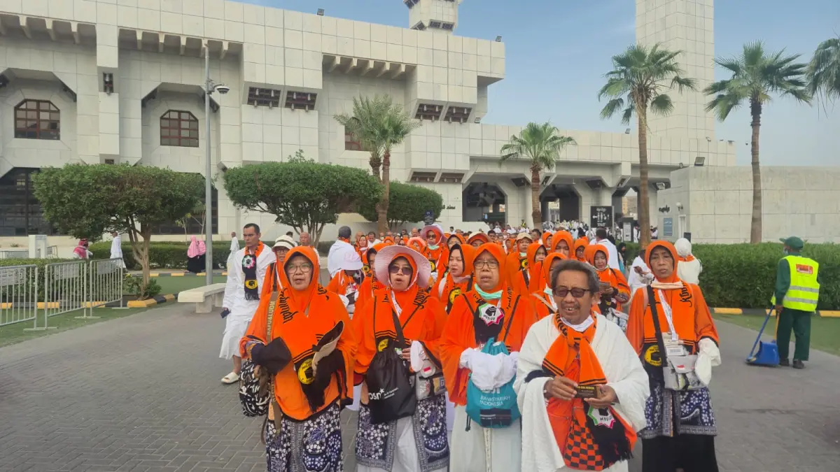 CJH asal Kota Madiun mulai beradaptasi dengan suhu panas di Makkah menjelang puncak ibadah haji Armuzna. FOTO: ISTIMEWQ