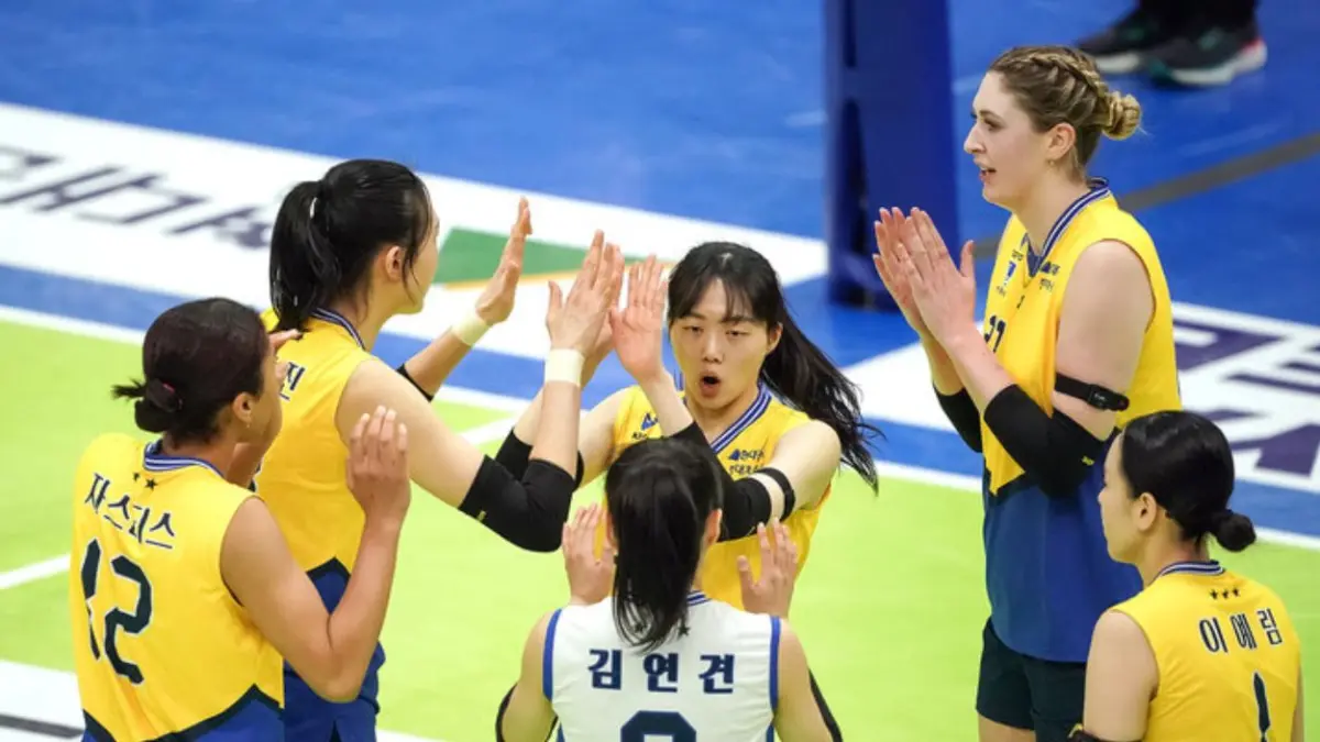 Aksi para pemain Hyundai Hillstate di Liga Voli Korea (V-League) musim lalu. (OSEN)