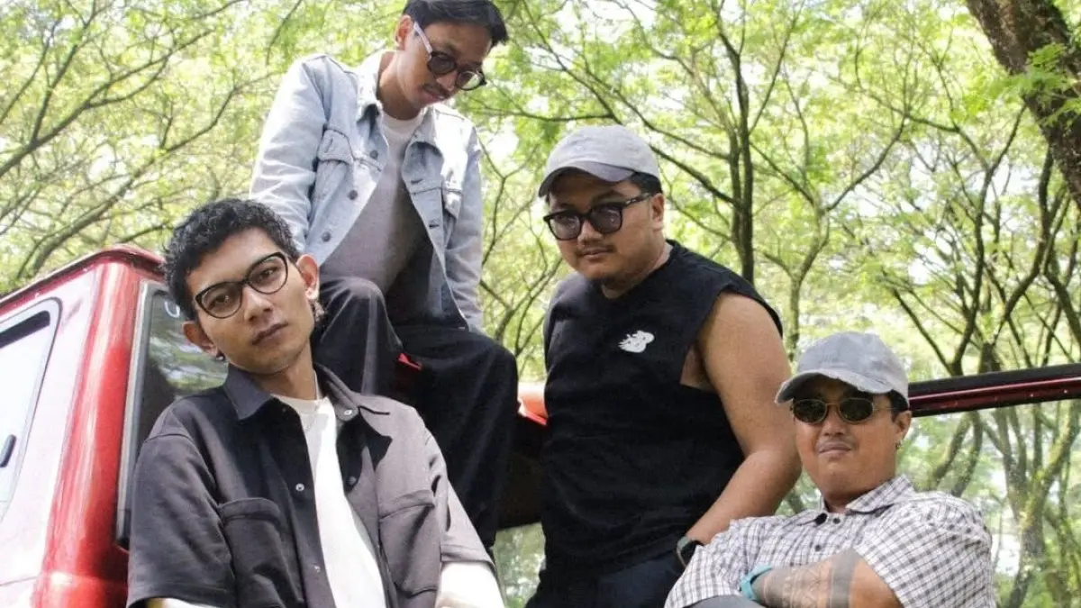 Band Peni. (Instagram @peni____)