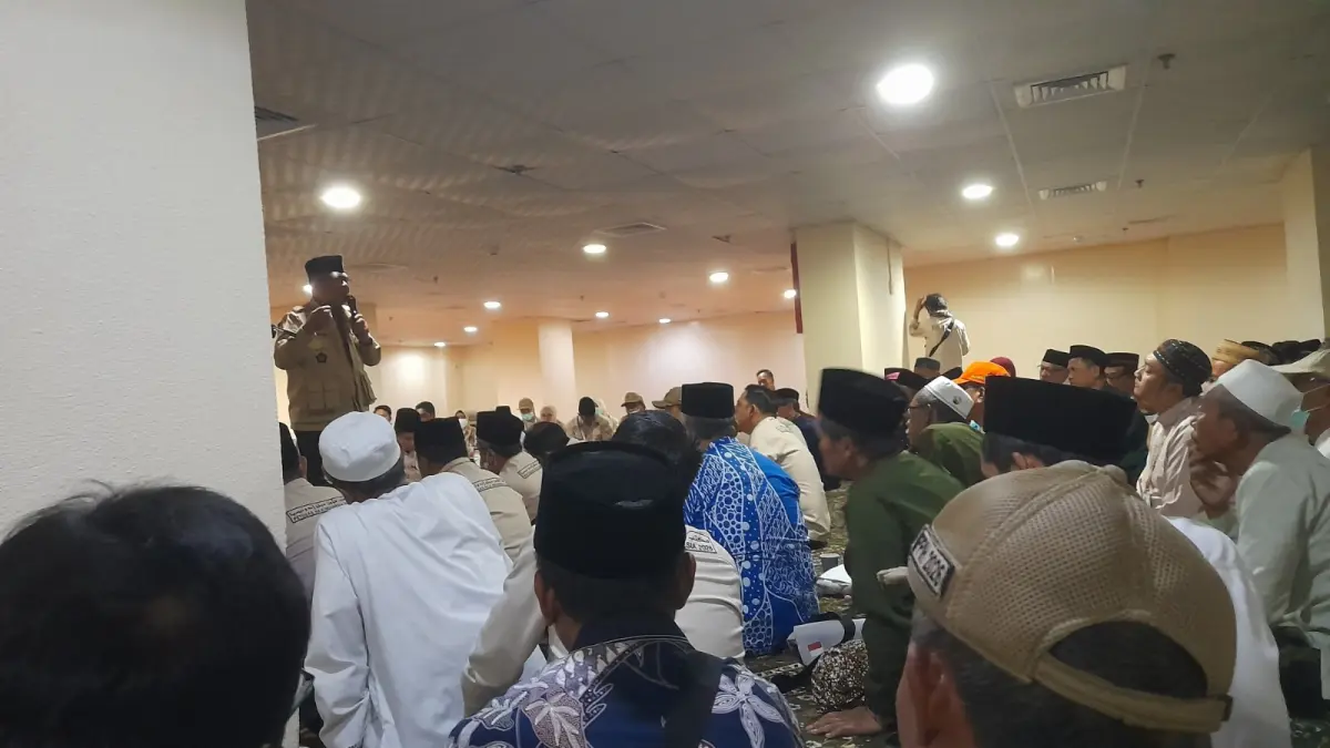 Jemaah haji Ponorogo mendapatkan pembekalan kesehatan jelang puncak ibadah haji di tengah cuaca ekstrem Arab Saudi. FOTO: ISTIMEWA