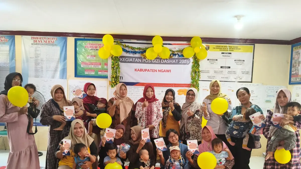 KOMPAK: Para peserta Gizi Dahsat berfoto bersama saat acara penutupan, Rabu (13/5). (SATRIO JATI/RADAR MADIUN)