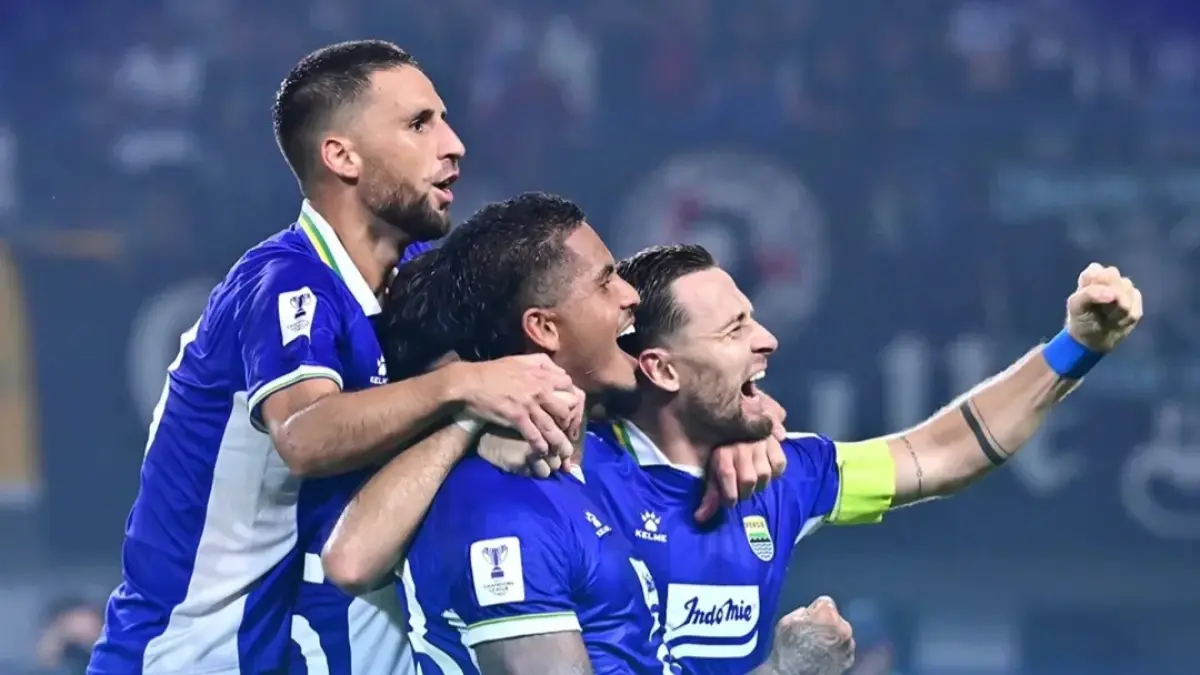 Persib dalam sebuah laga di ACL 2.
