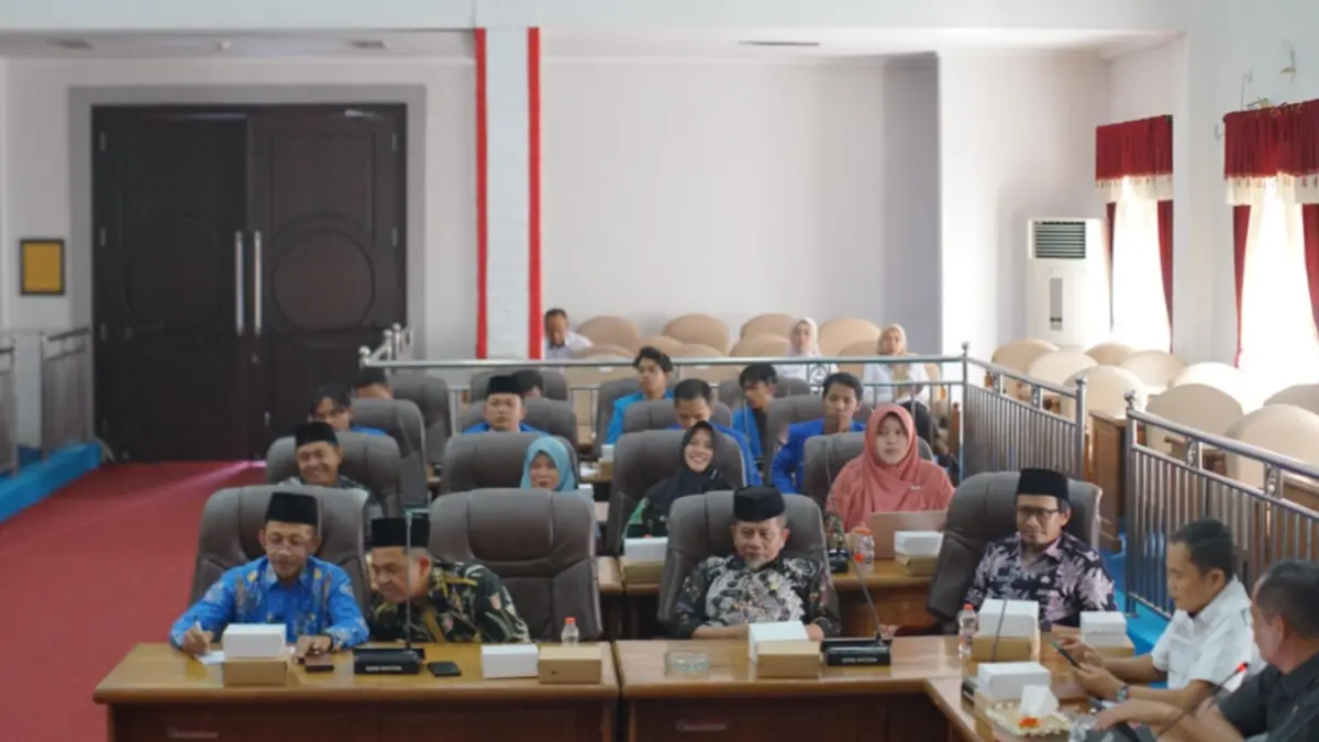 AGENDA LEGISLATIF: DPRD Pacitan bersama Kementerian Agama Kabupaten Pacitan menggelar RDP membahas kesejahteraan guru madrasah non-ASN. NUR CAHYONO/JAWA POS RADAR PACITAN