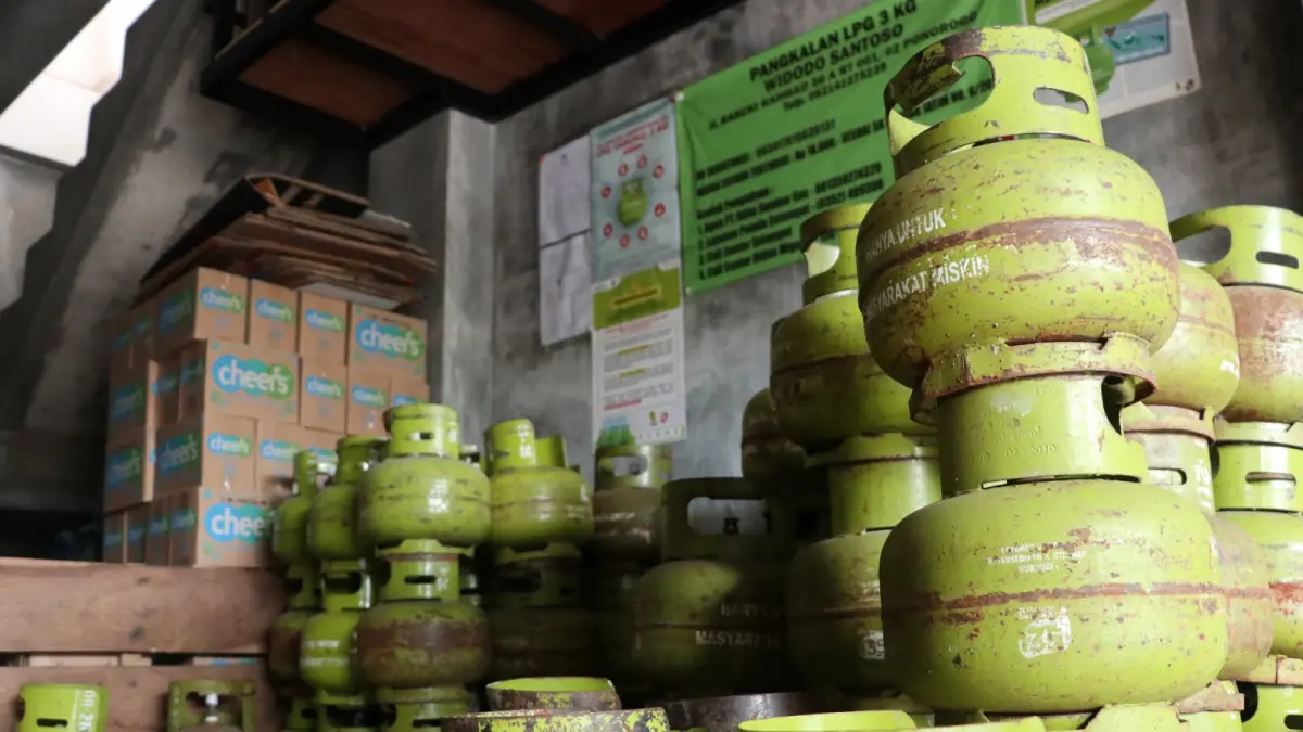KEBUTUHAN ENERGI: Pertamina menambah pasokan LPG subsidi 3 kilogram di Ponorogo untuk mengantisipasi lonjakan konsumsi selama long weekend.
