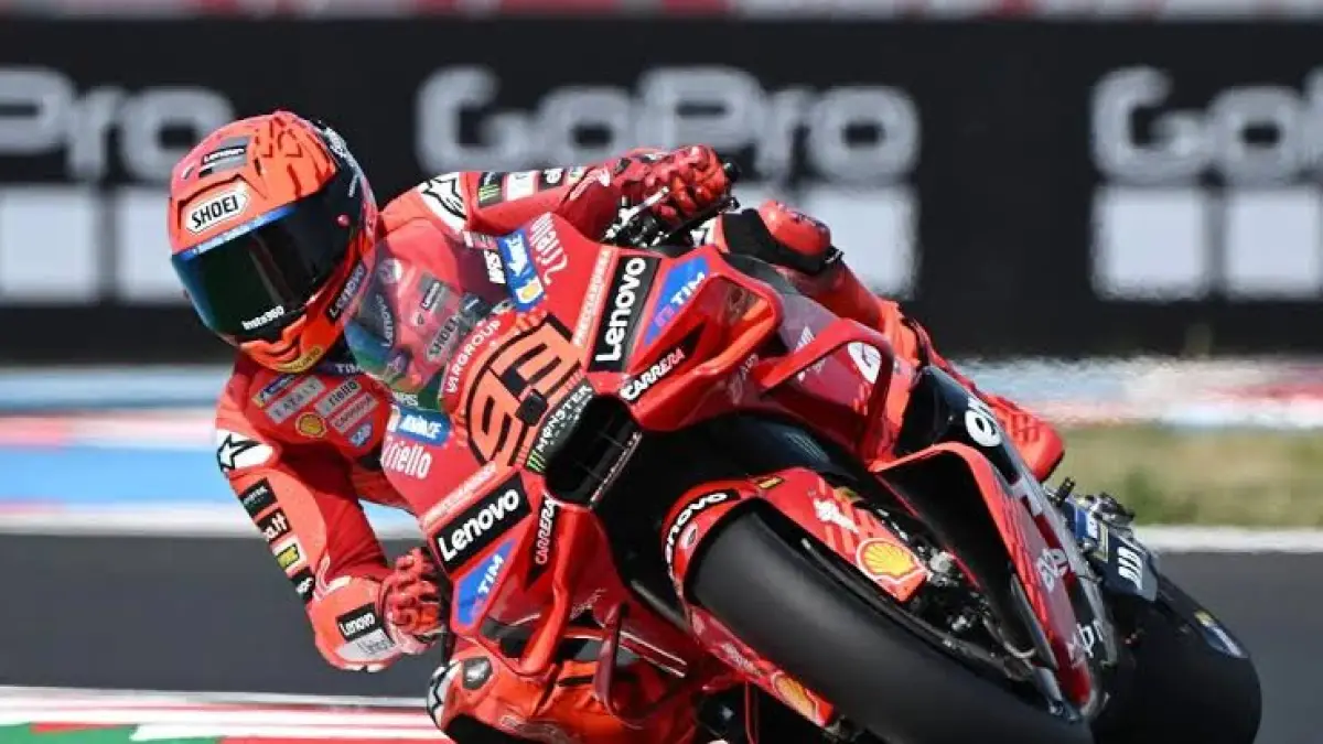 Marc Marquez harus menepi setelah mengalami cedera di Sprint Race MotoGP Prancis di Le Mans.