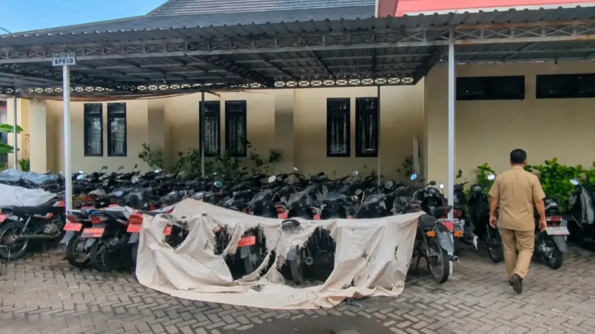 LELANG ASET: Pemkab Madiun menyiapkan lelang 105 kendaraan dinas milik OPD yang sudah tidak layak operasional. LODITYA FERNANDES/JAWA POS RADAR MADIUN