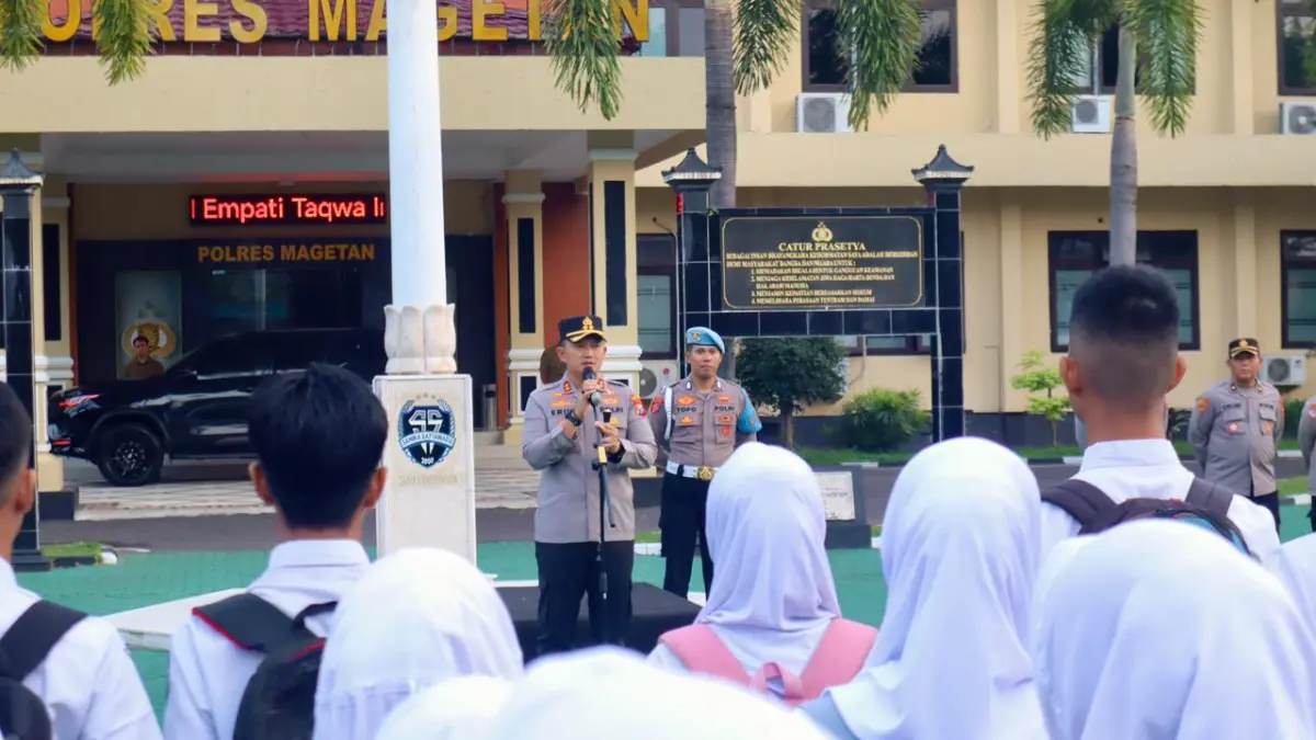 PENDIDIKAN KARAKTER: Ratusan pelajar SMA/SMK asal Magetan mengikuti Binlat Jati Diri Bangsa di Kediri sebagai bekal menuju generasi Indonesia Emas 2045. FOTO: HUMAS POLRES MAGETAN