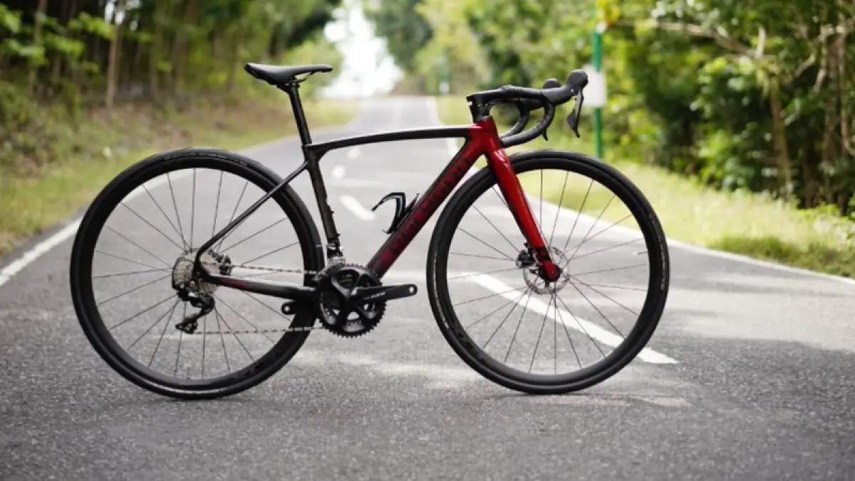 Polygon Strattos S7D sudah full carbon harganya Rp23 juta hingga Rp25 juta. 