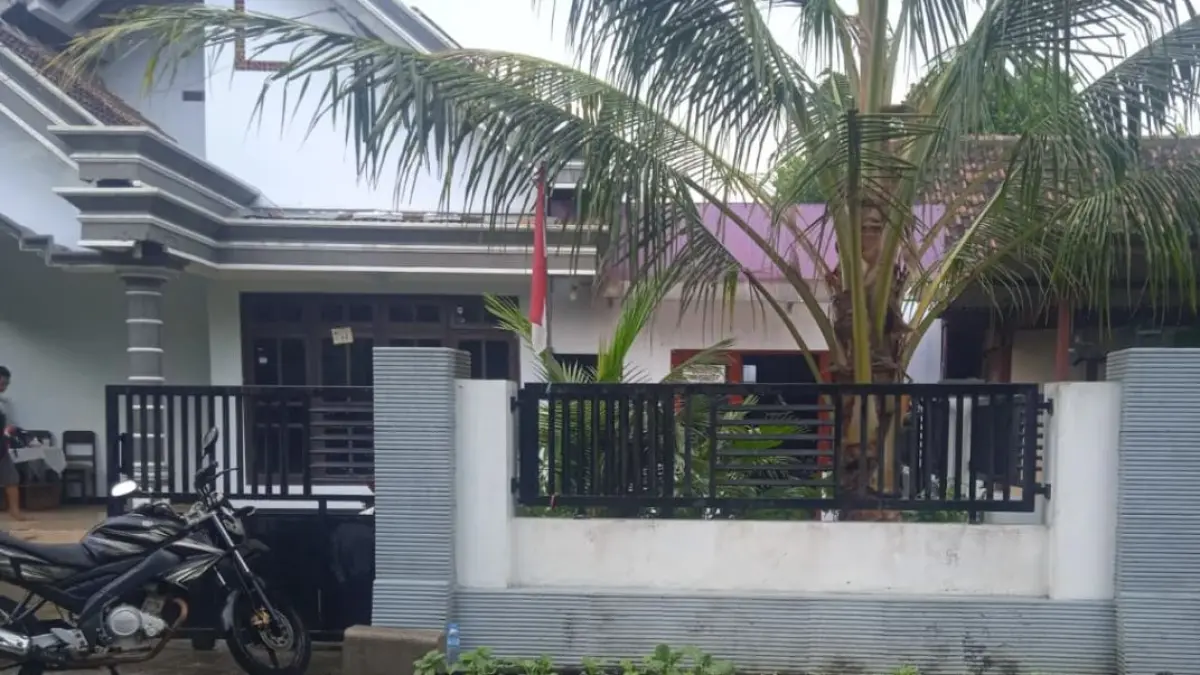 Rumah SHM di Karangasri, Ngawi, dijual dengan harga Rp 100 jutaan.