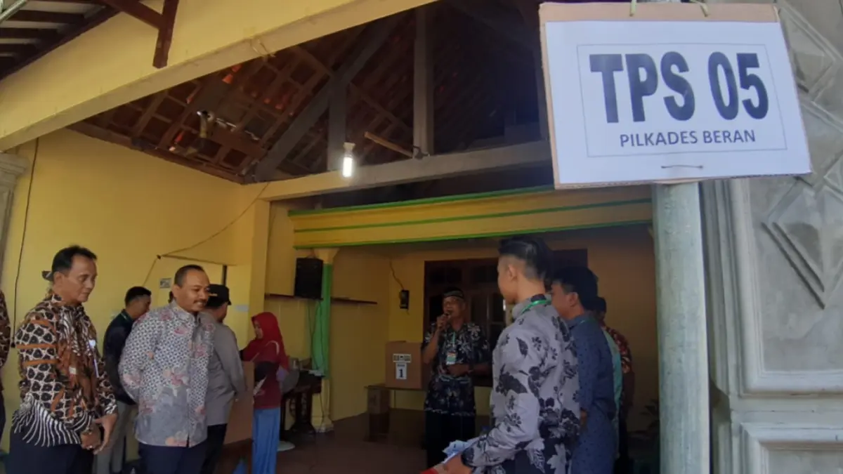 Pelaksanaan pilkades serentak di Ngawi beberapa waktu lalu. Pemkab kini mulai mengusulkan anggaran Rp 20 miliar untuk Pilkades 2027 di 178 desa. DOK JAWA POS RADAR NGAWI