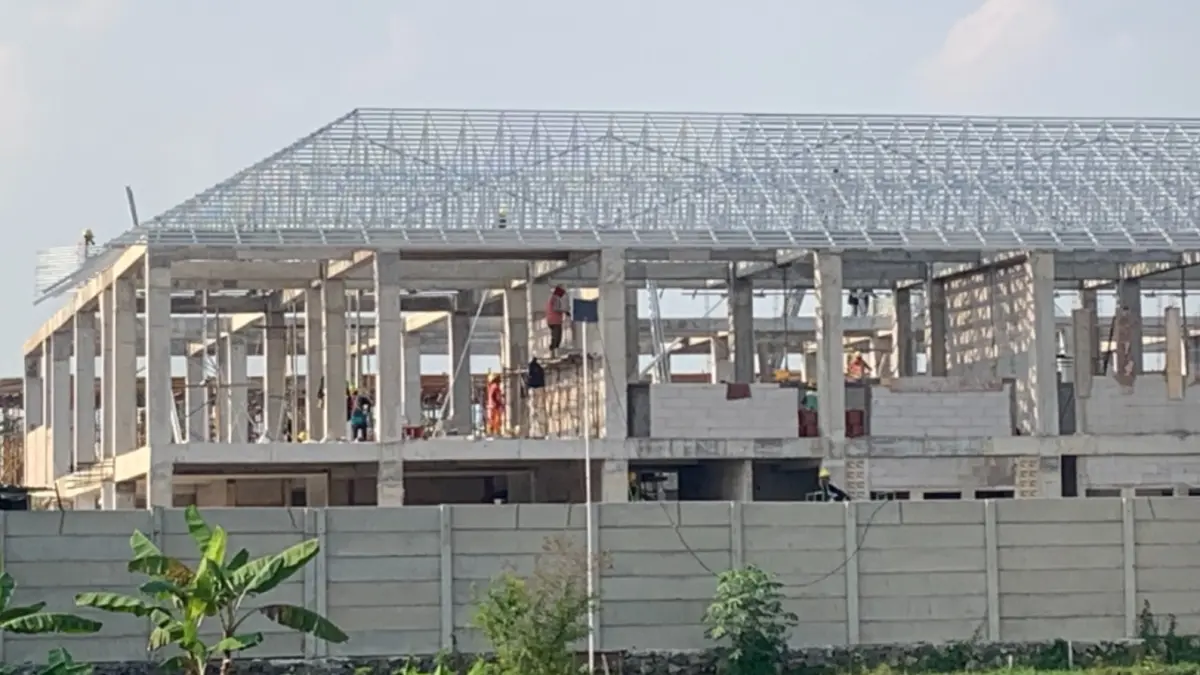 Ketua DPRD Kabupaten Madiun Fery Sudarsono mengingatkan pentingnya kesiapan operasional Sekolah Rakyat agar tidak memicu persoalan di awal pembelajaran. LODITYA FERNANDES/JAWA POS RADAR MADIUN