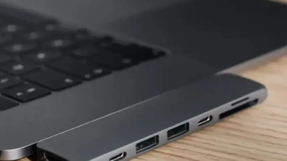 Laptop tipis. 