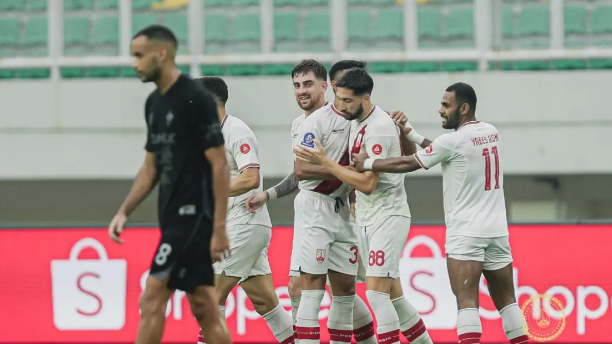 BERDUKA: Para pemain Persis Solo terlihat bersedih meski timnya menang 1-3 di kandang Persita Tangerang. (IG @persisofficial)