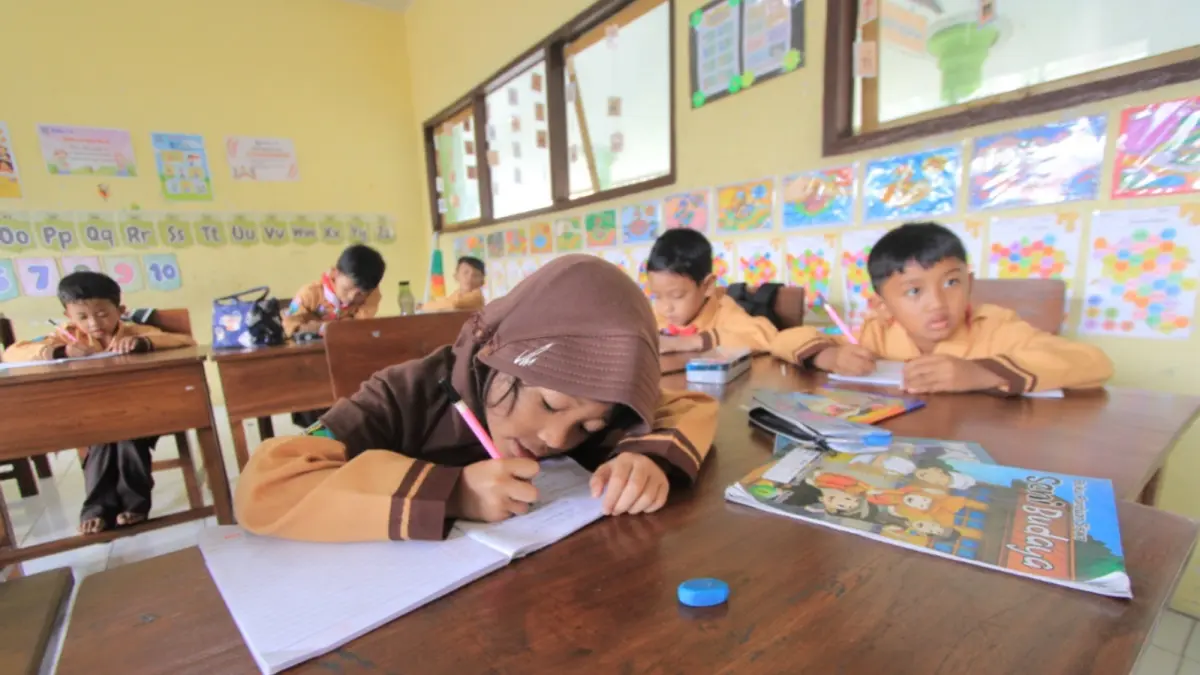 Ilustrasi siswa mengikuti kegiatan belajar mengajar di sekolah. Seleksi calon kepala sekolah di Magetan diminta mengutamakan kualitas kepemimpinan. AJI PUTRA/JAWA POS RADAR MAGETAN
