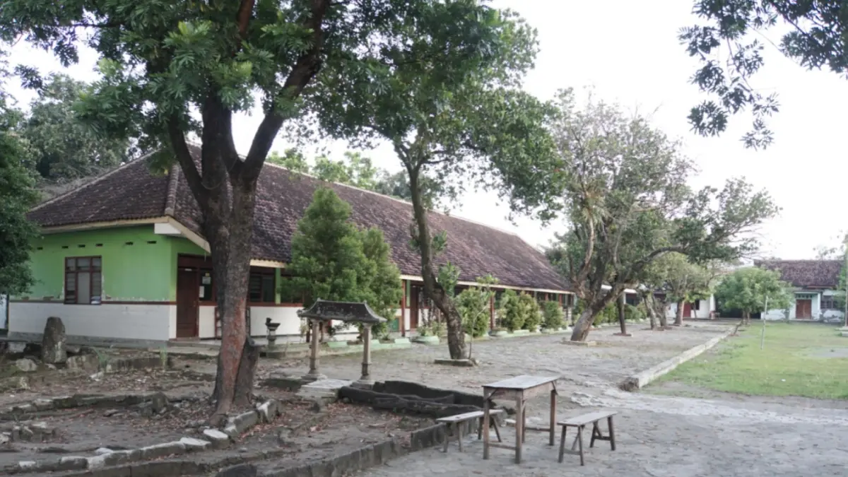 Aktivitas belajar di salah satu sekolah dasar di Ngawi. Program revitalisasi sekolah dari pemerintah pusat masih menunggu kepastian. DOK JAWA POS RADAR NGAWI