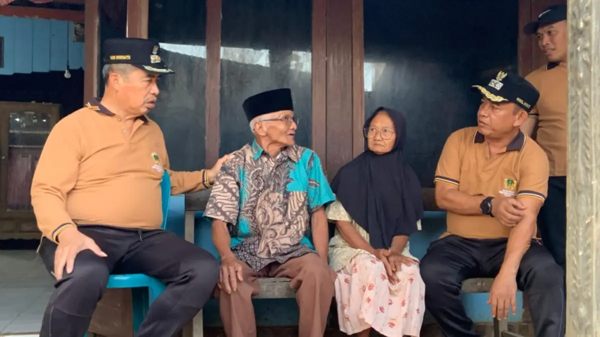Pemkab Madiun menyiapkan program stikerisasi rumah penerima bantuan sosial untuk memperkuat pengawasan dan validasi data bansos. LODITYA FERNANDES/JAWA POS RADAR MADIUN