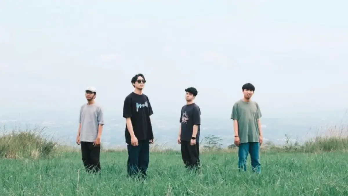 Band Gluecollin. (Instagram @GLUECOLLIN)