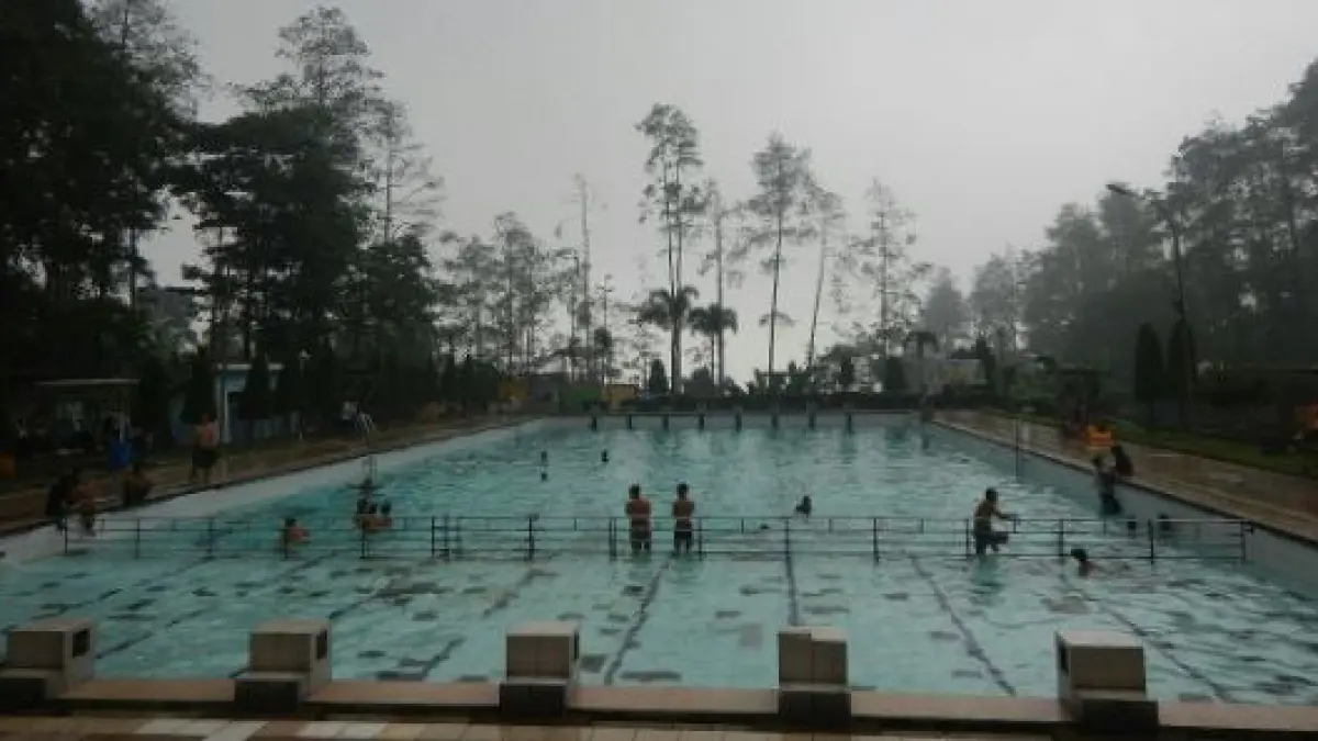 Pemandian Air Panas Padusan Pacet