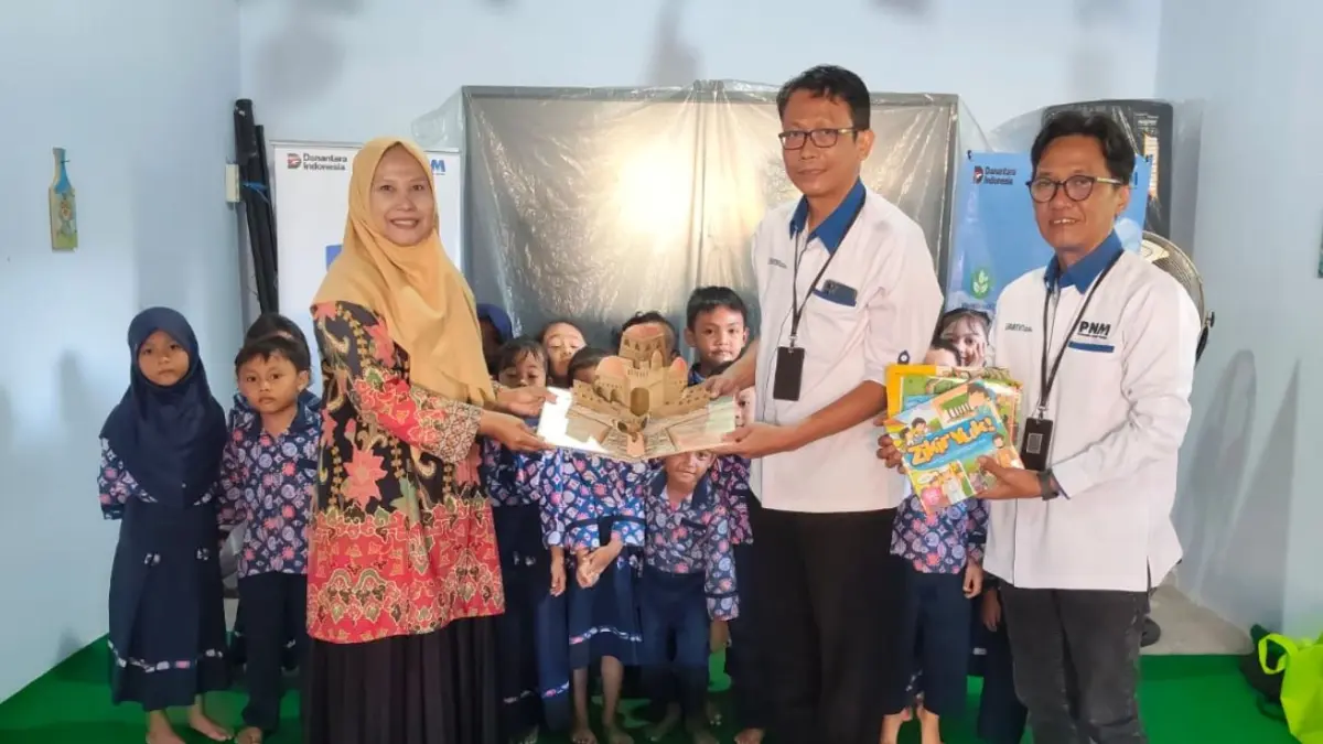 PNM Cabang Madiun menggelar aksi lingkungan RE3 FOR-E.