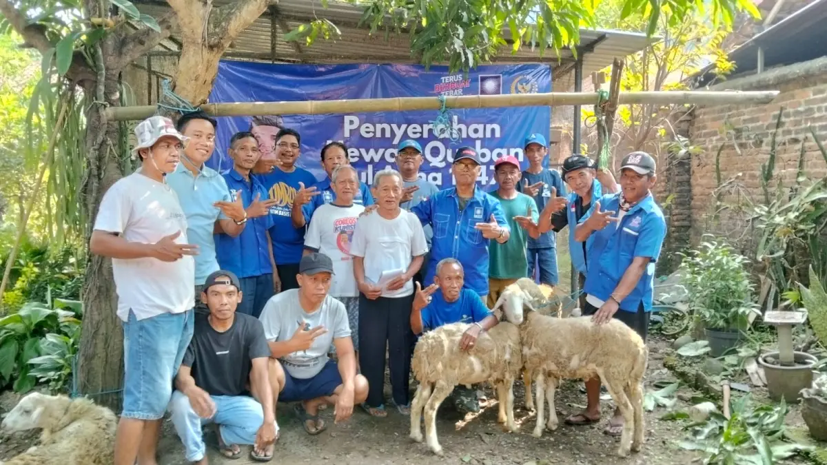 DPD PAN Kota Madiun menyalurkan daging kurban kepada warga kurang mampu pada momentum Idul Adha 1447 Hijriah. FOTO: ISTIMEWA