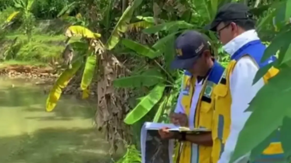 Alat berat mulai diterjunkan untuk melakukan normalisasi Sungai Lorok dan memperkuat tanggul kritis di Dusun Prancak, Desa Cokrokembang, Kecamatan Ngadirojo.