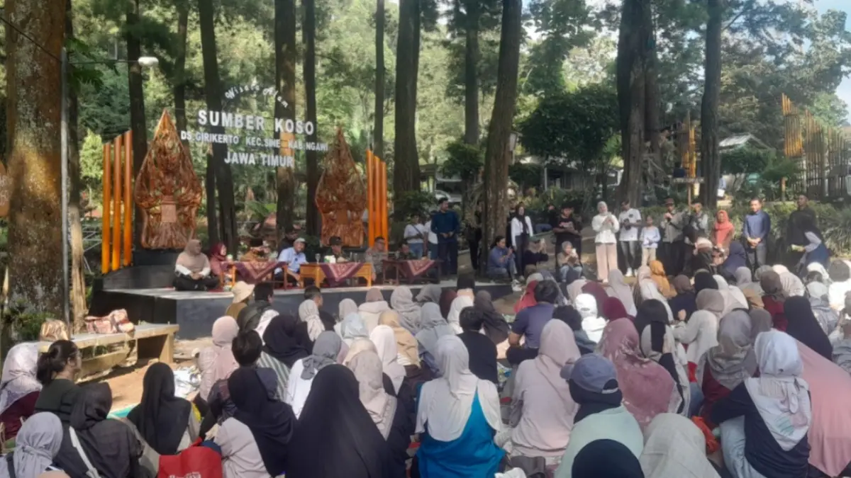 Peserta Jajal Wae Trip mengikuti workshop pemberdayaan masyarakat di Desa Girikerto dan Pandansari, Kecamatan Sine. ASEP SYAEFUL/JAWA POS RADAR NGAWI