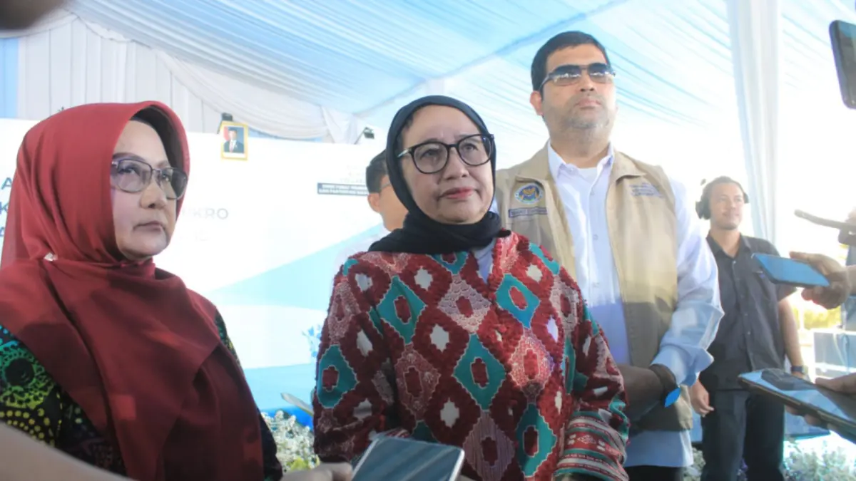 Wakil Kepala BGN Nanik S. Deyang meminta seluruh SPPG di Magetan menyerap telur langsung dari peternak lokal untuk mendukung keberhasilan Program Makan Bergizi Gratis. AJI PUTRA/JAWA POS RADAR MAGETAN