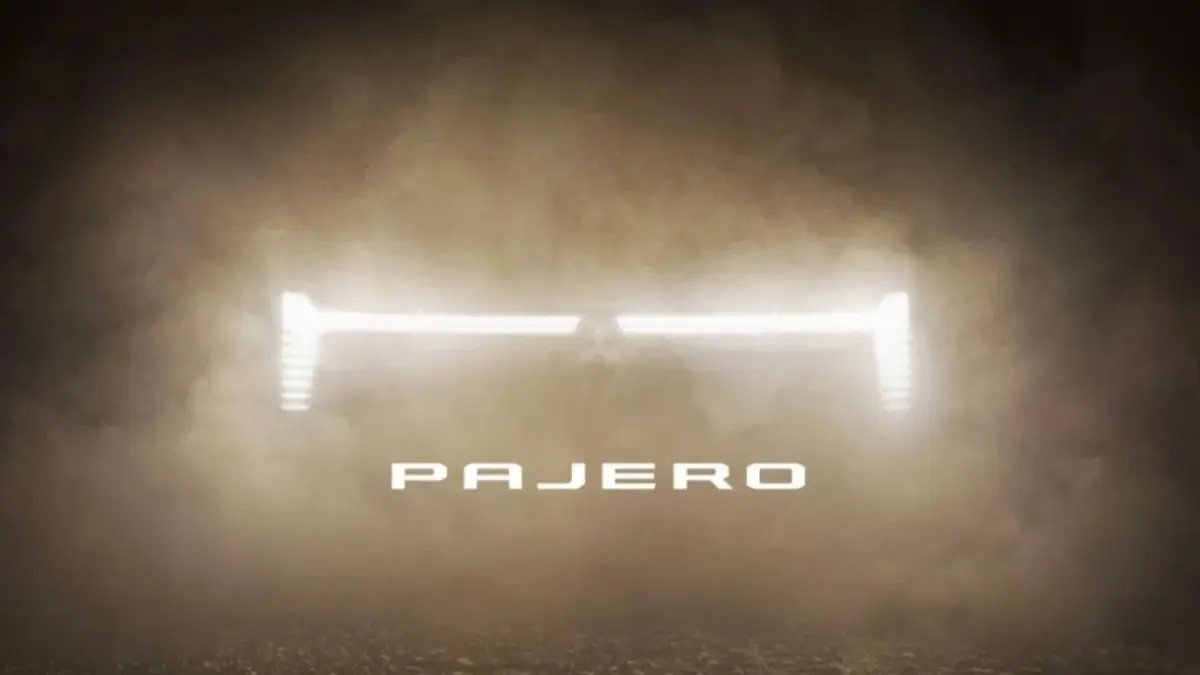 Teaser Mitsubishi Pajero 2026 yang diprediksi segera rilis tahun ini.